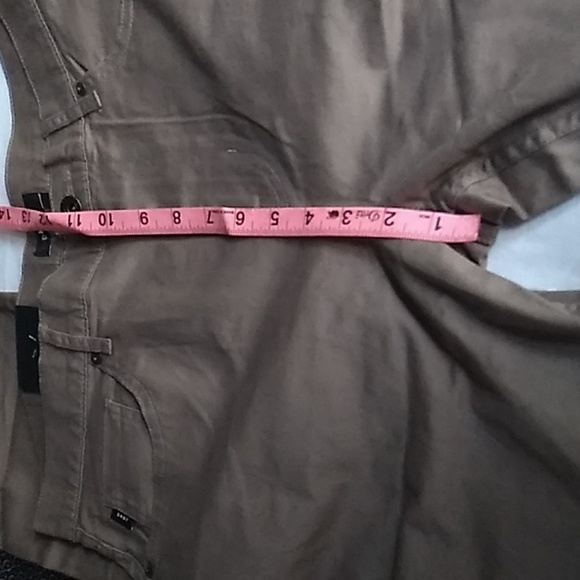 DKNY SIZE 34X34 - Picture 8 of 11